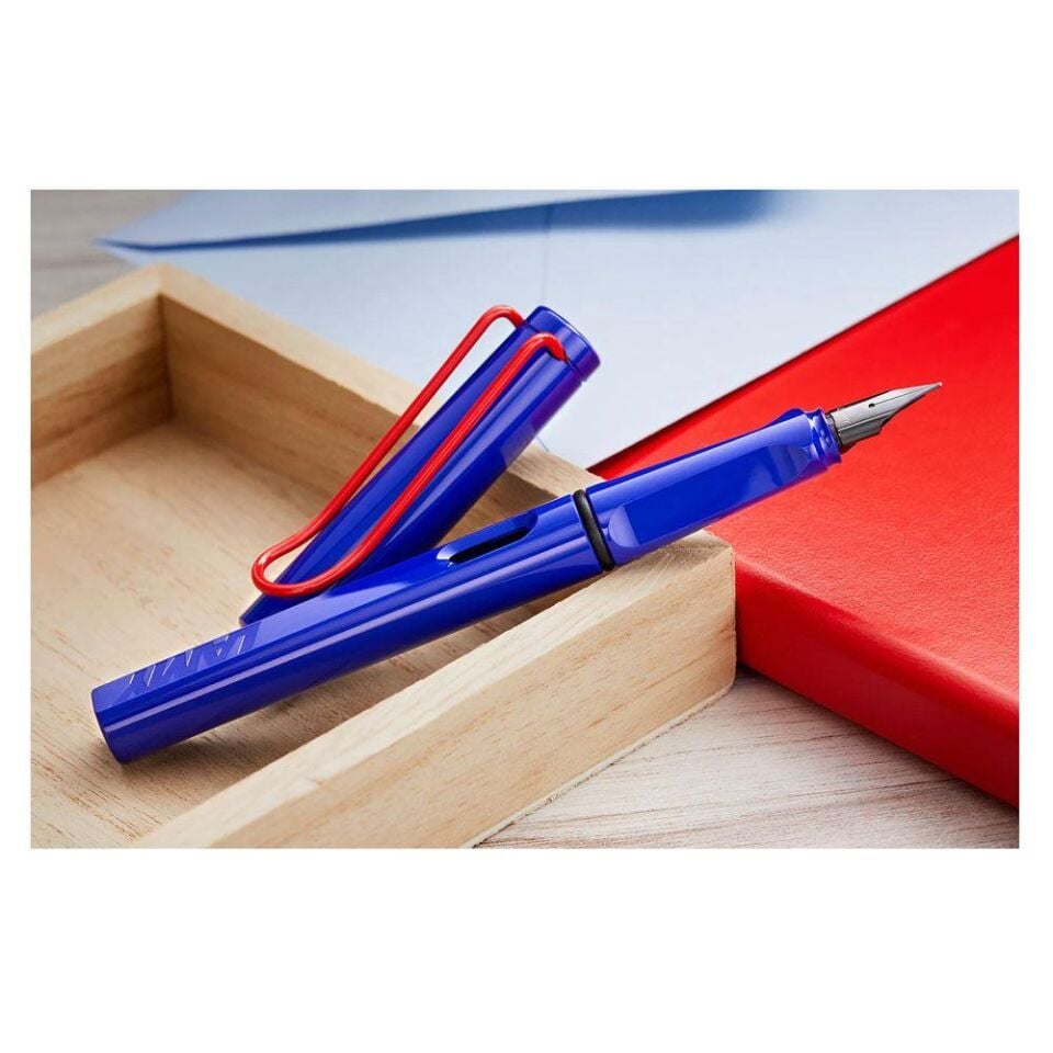 LAMY SAFARI PARLAK MAVI DOLMAKALEM KIRMIZI KLIPS  M UC 4037668 014